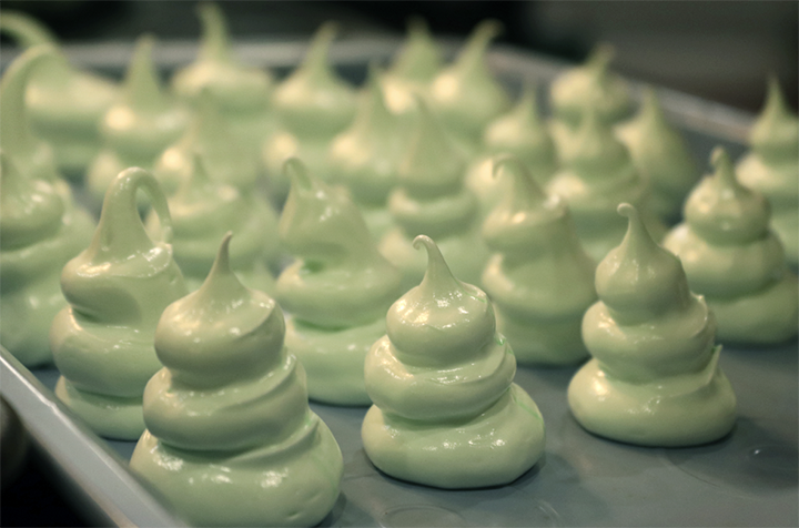 Christmas Tree Meringues